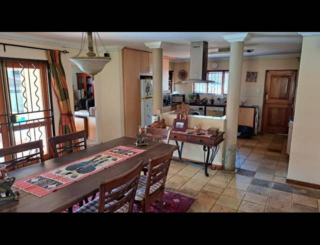 4 BEDROOM HOUSE FOR SALE IN KENSINGTON